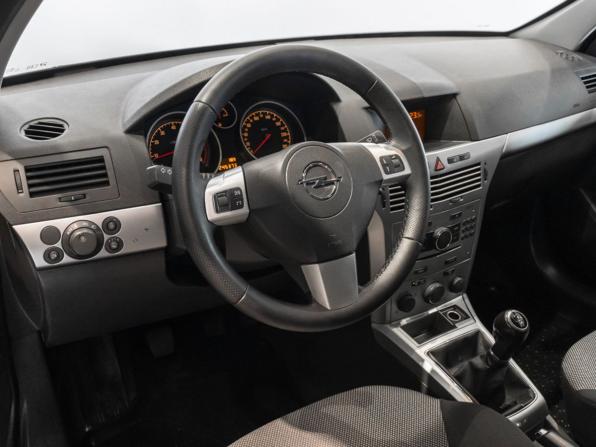 Opel Astra H Рестайлинг с пробегом 2013 года, цена 508 900 рублей, 245351 км, седан, Автокод Объявления