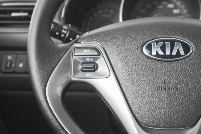 Kia Rio III Рестайлинг с пробегом 2017 года, цена 999 000 рублей, 114000 км, седан, Автокод Объявления