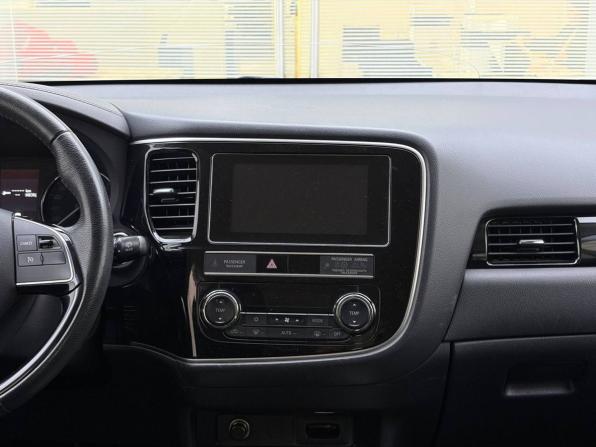 Mitsubishi Outlander III Рестайлинг 3 с пробегом 2018 года, цена 2 499 000 рублей, 66953 км, внедорожник, Автокод Объявления