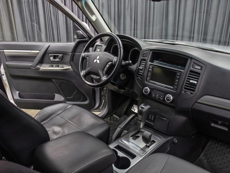 Mitsubishi Pajero IV Рестайлинг 1 Москва  - изображение 11