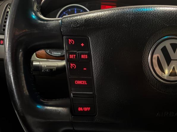 Volkswagen Touareg I Рестайлинг с пробегом 2007 года, цена 699 000 рублей, 364857 км, внедорожник, Автокод Объявления