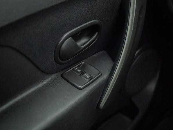 Renault Logan II Рестайлинг с пробегом 2020 года, цена 870 000 рублей, 136000 км, седан, Автокод Объявления