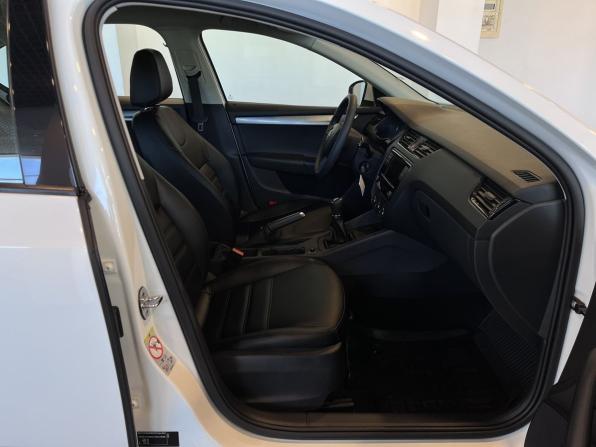 Skoda Octavia III (A7) Рестайлинг с пробегом 2018 года, цена 1 495 000 рублей, 160034 км, лифтбек, Автокод Объявления
