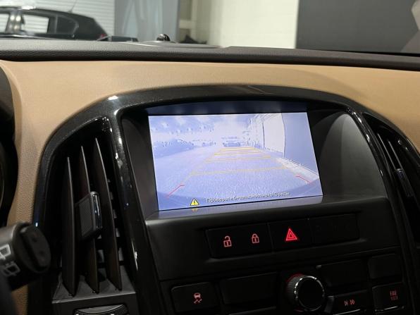 Opel Astra J Рестайлинг с пробегом 2015 года, цена 875 000 рублей, 132470 км, хэтчбек, Автокод Объявления