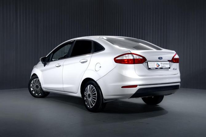 Ford Fiesta Mk6 Рестайлинг с пробегом 2016 года, цена 707 000 рублей, 170001 км, седан, Автокод Объявления