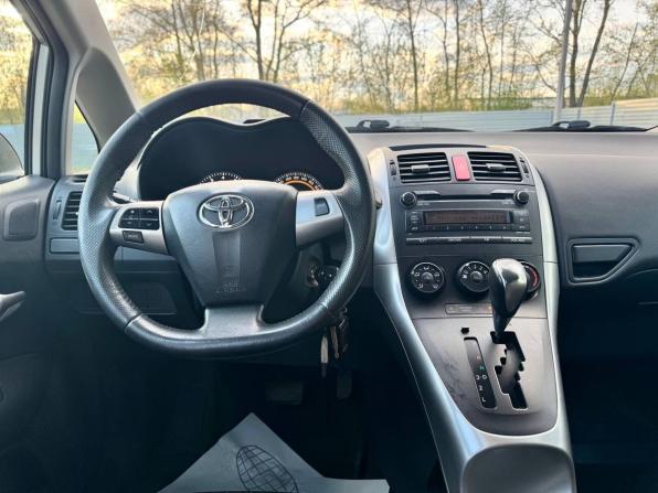 Toyota Auris I Рестайлинг с пробегом 2011 года, цена 980 000 рублей, 170383 км, хэтчбек, Автокод Объявления