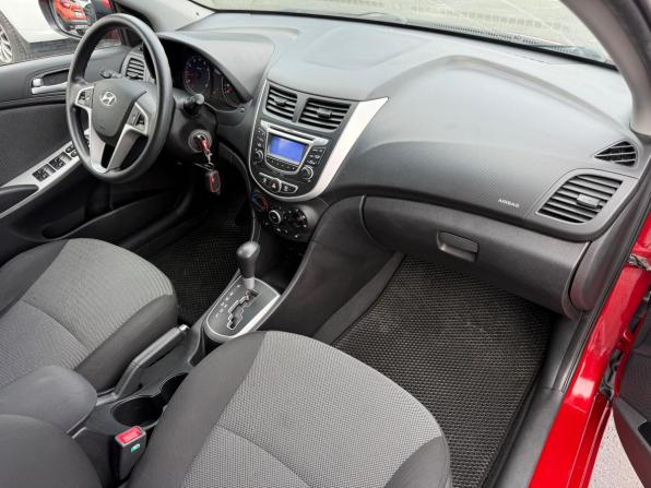 Hyundai Solaris I с пробегом 2014 года, цена 930 000 рублей, 105000 км, седан, Автокод Объявления