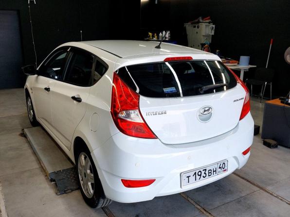 Hyundai Solaris I с пробегом 2014 года, цена 650 000 рублей, 105720 км, хэтчбек, Автокод Объявления