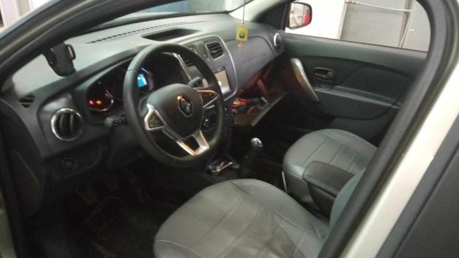Renault Sandero II Рестайлинг с пробегом 2018 года, цена 1 040 000 рублей, 73258 км, хэтчбек, Автокод Объявления