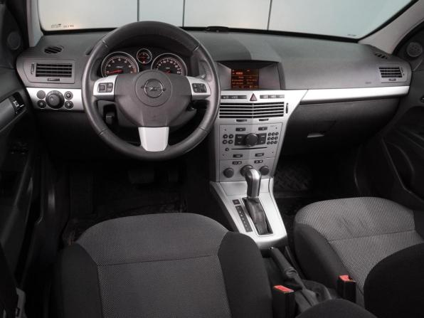 Opel Astra H Рестайлинг с пробегом 2010 года, цена 699 000 рублей, 180051 км, седан, Автокод Объявления