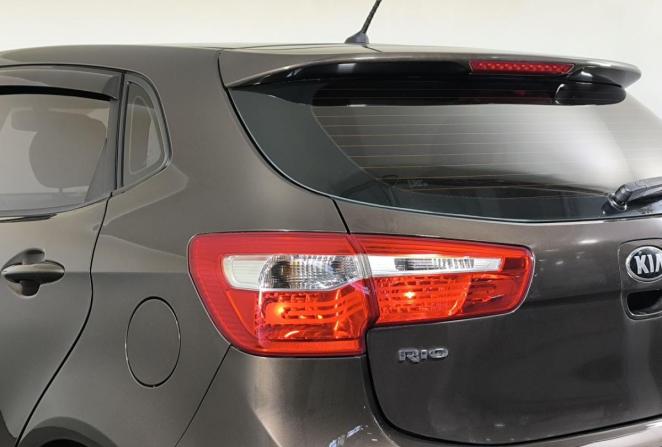 Kia Rio III Рестайлинг с пробегом 2015 года, цена 870 000 рублей, 106881 км, хэтчбек, Автокод Объявления