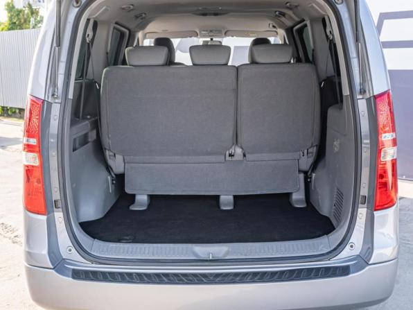 Hyundai H-1 II Рестайлинг 2 с пробегом 2019 года, цена 2 955 075 рублей, 97908 км, минивэн, Автокод Объявления