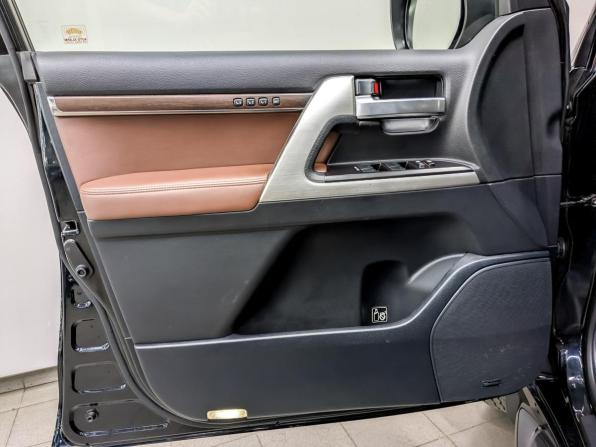 Toyota Land Cruiser 200 Series Рестайлинг 2 с пробегом 2016 года, цена 5 800 000 рублей, 153155 км, внедорожник, Автокод Объявления