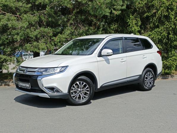Mitsubishi Outlander III Рестайлинг 2 с пробегом 2017 года, цена 1 775 000 рублей, 176062 км, внедорожник, Автокод Объявления