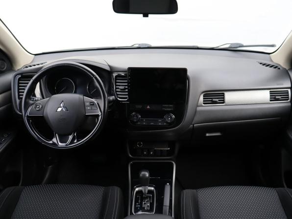 Mitsubishi Outlander III Рестайлинг 2 с пробегом 2017 года, цена 1 855 000 рублей, 122251 км, внедорожник, Автокод Объявления