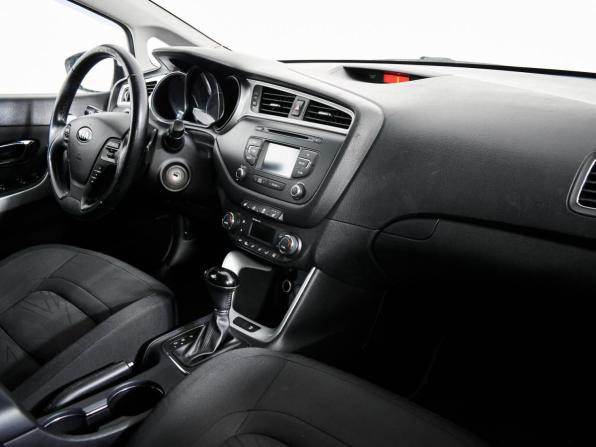 Kia Ceed II Рестайлинг с пробегом 2017 года, цена 1 110 000 рублей, 158183 км, хэтчбек, Автокод Объявления