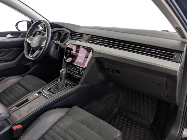 Volkswagen Passat B8 Рестайлинг с пробегом 2021 года, цена 2 210 000 рублей, 90268 км, седан, Автокод Объявления
