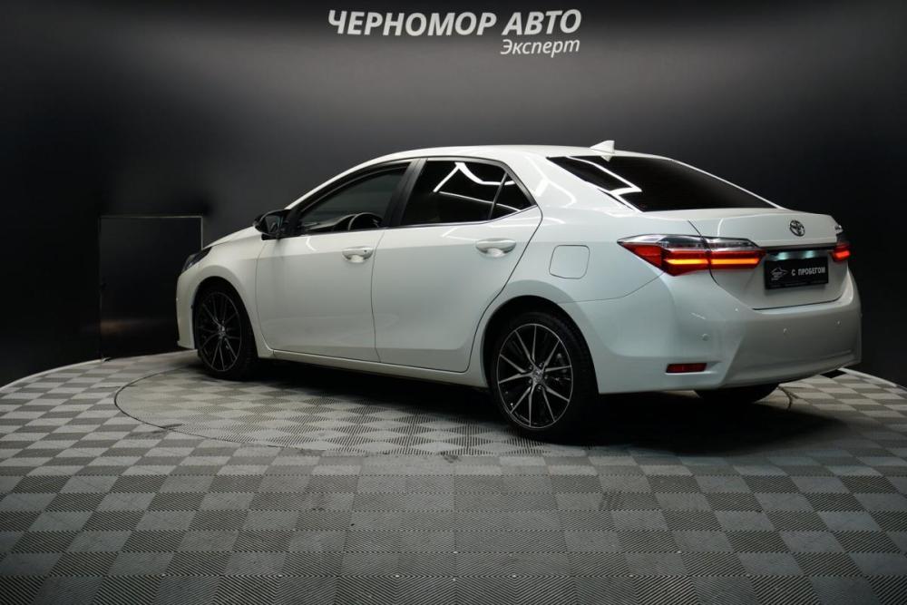 Toyota Corolla XI (E160 E170 E180) Рестайлинг 1 Крым  - изображение 3