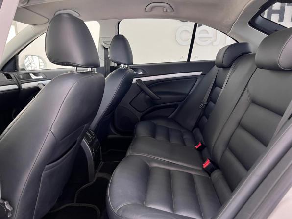Skoda Octavia II (A5) Рестайлинг с пробегом 2011 года, цена 994 000 рублей, 183444 км, лифтбек, Автокод Объявления