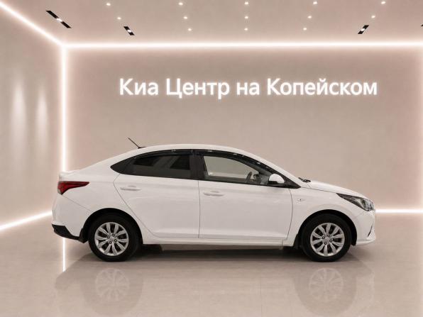 Hyundai Solaris II Рестайлинг с пробегом 2021 года, цена 1 399 000 рублей, 163000 км, седан, Автокод Объявления
