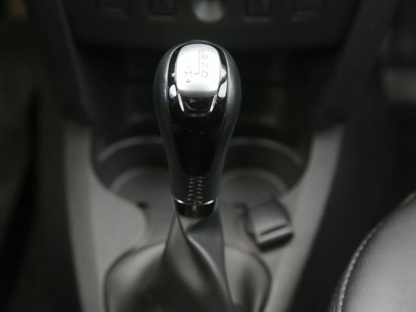 Renault Logan II Рестайлинг с пробегом 2020 года, цена 1 095 000 рублей, 41000 км, седан, Автокод Объявления