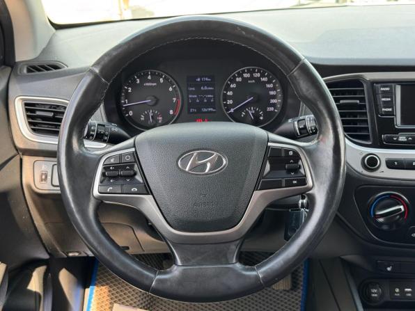 Hyundai Solaris II с пробегом 2018 года, цена 1 200 000 рублей, 126200 км, седан, Автокод Объявления