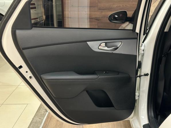 Kia K3 II с пробегом 2021 года, цена 2 190 000 рублей, 80500 км, седан, Автокод Объявления