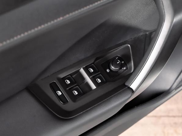 Volkswagen Tharu I с пробегом 2021 года, цена 2 400 000 рублей, 84329 км, внедорожник, Автокод Объявления