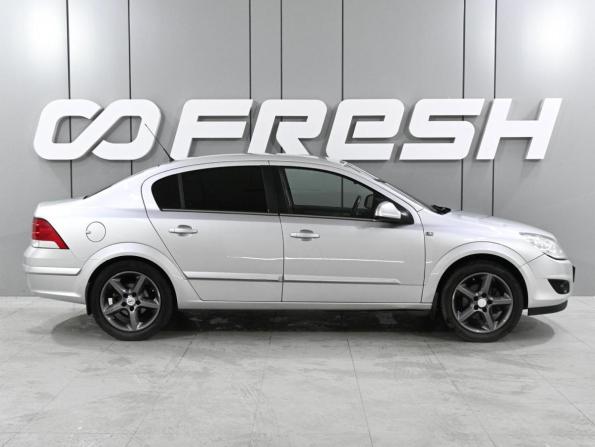Opel Astra H Рестайлинг с пробегом 2013 года, цена 1 079 000 рублей, 68280 км, седан, Автокод Объявления