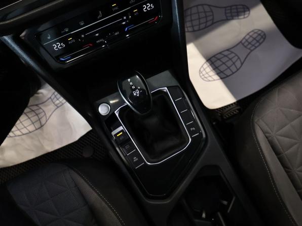 Volkswagen Tiguan II Рестайлинг с пробегом 2021 года, цена 2 230 000 рублей, 129490 км, внедорожник, Автокод Объявления
