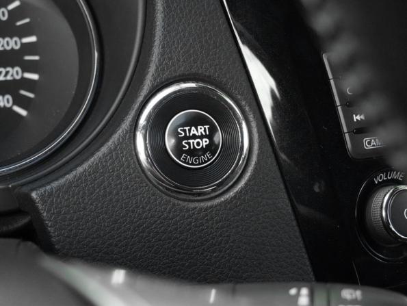 Nissan Qashqai II с пробегом 2016 года, цена 1 399 000 рублей, 234707 км, внедорожник, Автокод Объявления