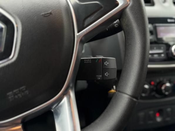 Renault Sandero II Рестайлинг с пробегом 2021 года, цена 1 199 000 рублей, 94014 км, хэтчбек, Автокод Объявления