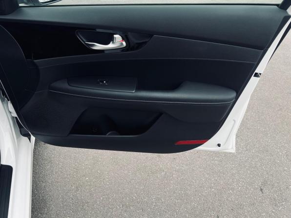 Kia Cerato IV Рестайлинг с пробегом 2022 года, цена 2 420 000 рублей, 20600 км, седан, Автокод Объявления