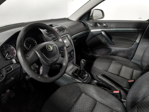 Skoda Octavia II (A5) Рестайлинг с пробегом 2011 года, цена 489 000 рублей, 329818 км, лифтбек, Автокод Объявления