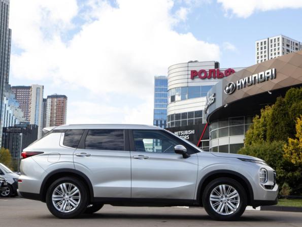Mitsubishi Outlander IV с пробегом 2022 года, цена 3 443 000 рублей, 12149 км, внедорожник, Автокод Объявления