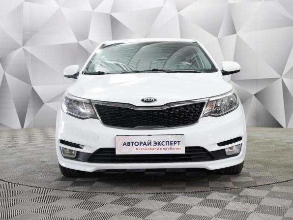 Kia Rio III Рестайлинг с пробегом 2016 года, цена 897 000 рублей, 152000 км, седан, Автокод Объявления