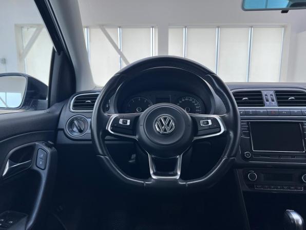 Volkswagen Polo V Рестайлинг с пробегом 2019 года, цена 1 630 000 рублей, 57888 км, седан, Автокод Объявления