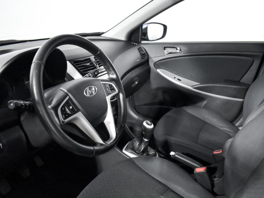 Hyundai Solaris I Санкт-Петербург  - изображение 10