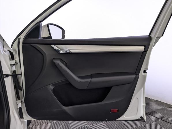 Skoda Octavia III (A7) Рестайлинг с пробегом 2018 года, цена 1 745 000 рублей, 73418 км, лифтбек, Автокод Объявления