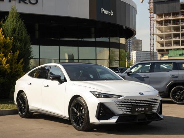 Changan UNI-V I с пробегом 2024 года, цена 2 498 000 рублей, 4872 км, лифтбек, Автокод Объявления