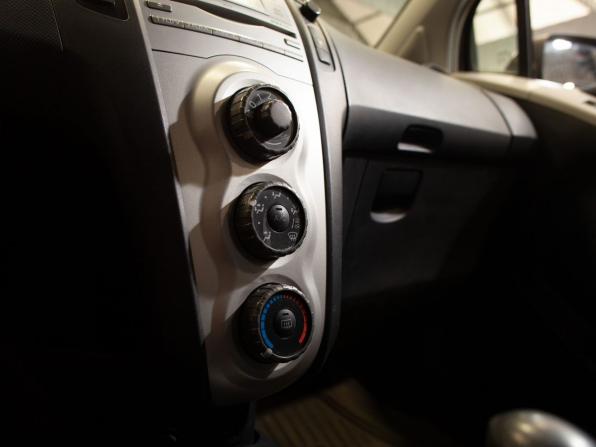Toyota Yaris II с пробегом 2006 года, цена 450 000 рублей, 306857 км, хэтчбек, Автокод Объявления