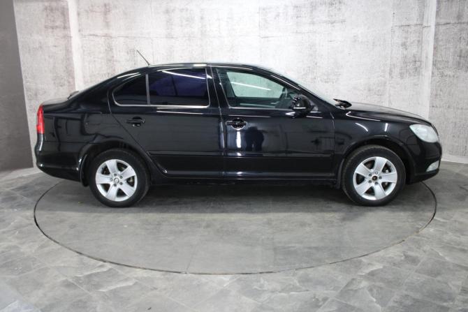 Skoda Octavia II (A5) Рестайлинг с пробегом 2012 года, цена 579 000 рублей, 419377 км, лифтбек, Автокод Объявления