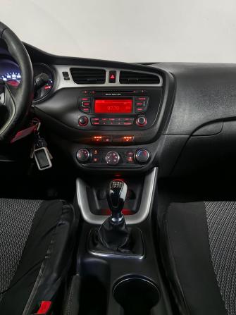 Kia Ceed II с пробегом 2015 года, цена 885 000 рублей, 255295 км, универсал, Автокод Объявления