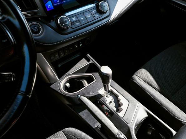 Toyota RAV4 IV (XA40) Рестайлинг с пробегом 2017 года, цена 2 375 000 рублей, 181586 км, внедорожник, Автокод Объявления