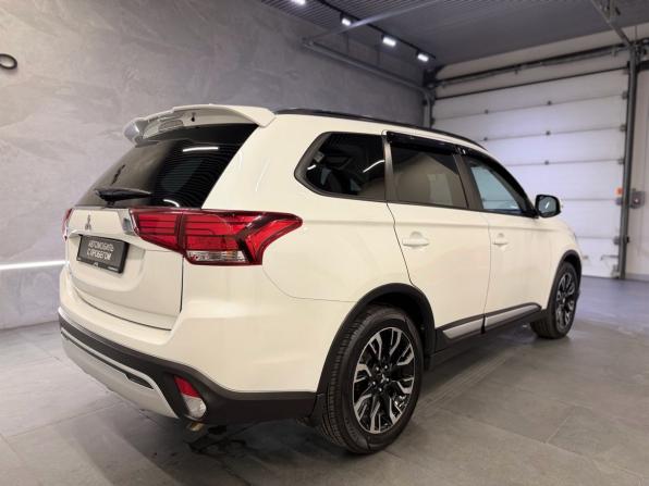 Mitsubishi Outlander III Рестайлинг 3 с пробегом 2021 года, цена 2 499 000 рублей, 46125 км, внедорожник, Автокод Объявления
