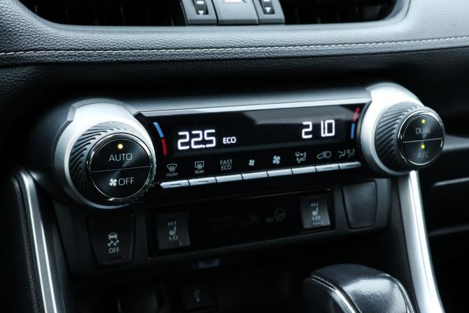 Toyota RAV4 V (XA50) с пробегом 2021 года, цена 3 130 000 рублей, 94607 км, внедорожник, Автокод Объявления