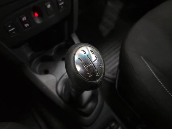 Renault Sandero II с пробегом 2016 года, цена 780 000 рублей, 203270 км, хэтчбек, Автокод Объявления