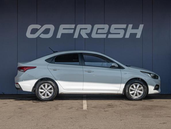 Hyundai Solaris II с пробегом 2018 года, цена 900 000 рублей, 150571 км, седан, Автокод Объявления