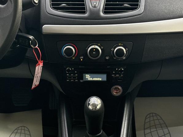 Renault Fluence I Рестайлинг с пробегом 2014 года, цена 935 000 рублей, 61086 км, седан, Автокод Объявления