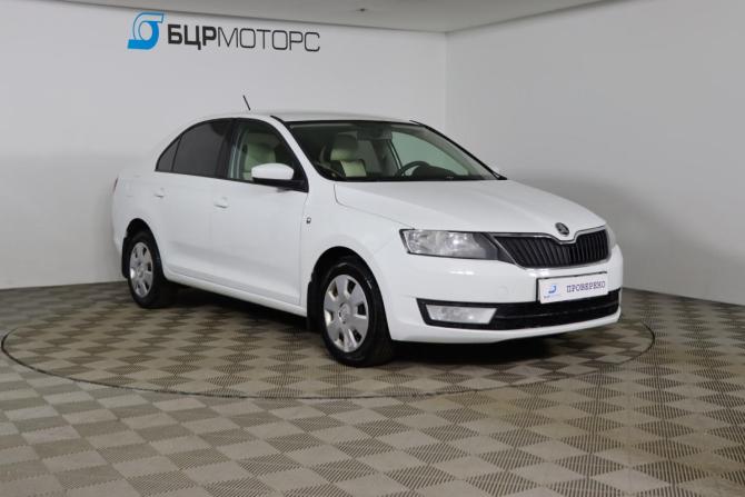 Skoda Rapid I с пробегом 2016 года, цена 899 990 рублей, 211546 км, лифтбек, Автокод Объявления